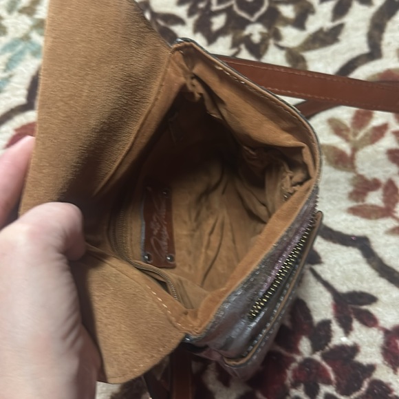 Patricia Nash NWOT Crackled Rose Garden Collection Crossbody. - Picture 4 of 8